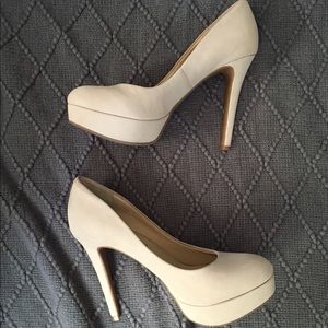 Gianni Bini Nude Pumps